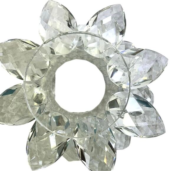 Shannon by Godinger Ireland Crystal 9" Prism Lotus Pillar Candle Holder - Picture 7 of 7